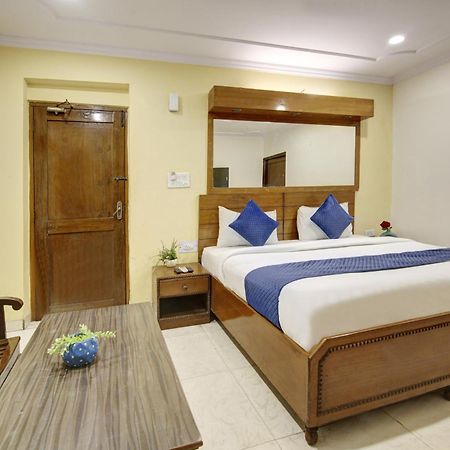 נוידה Hotel The Eden Park מראה חיצוני תמונה