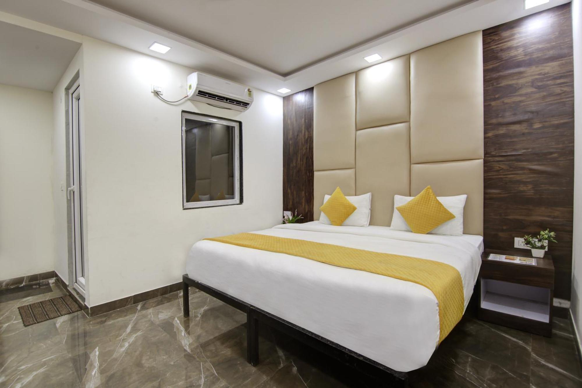 נוידה Hotel The Eden Park מראה חיצוני תמונה